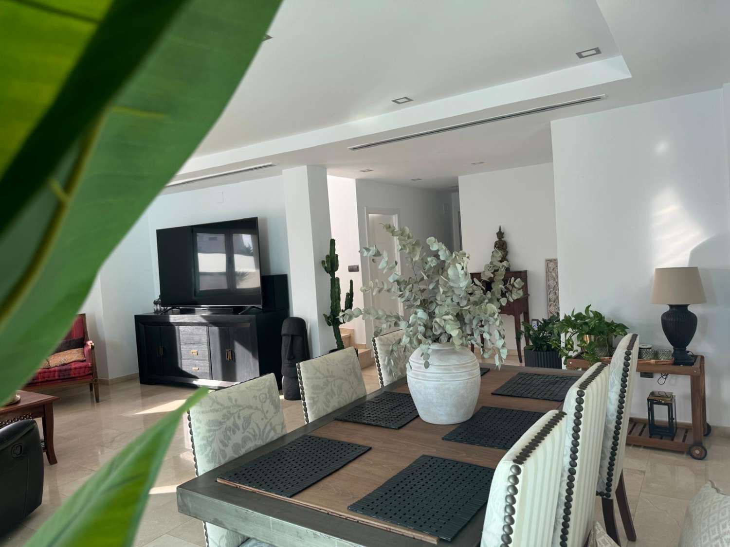 Venta Chalet de Lujo. Se acepta formula alquiler con opción a venta y permuta como parte de pago