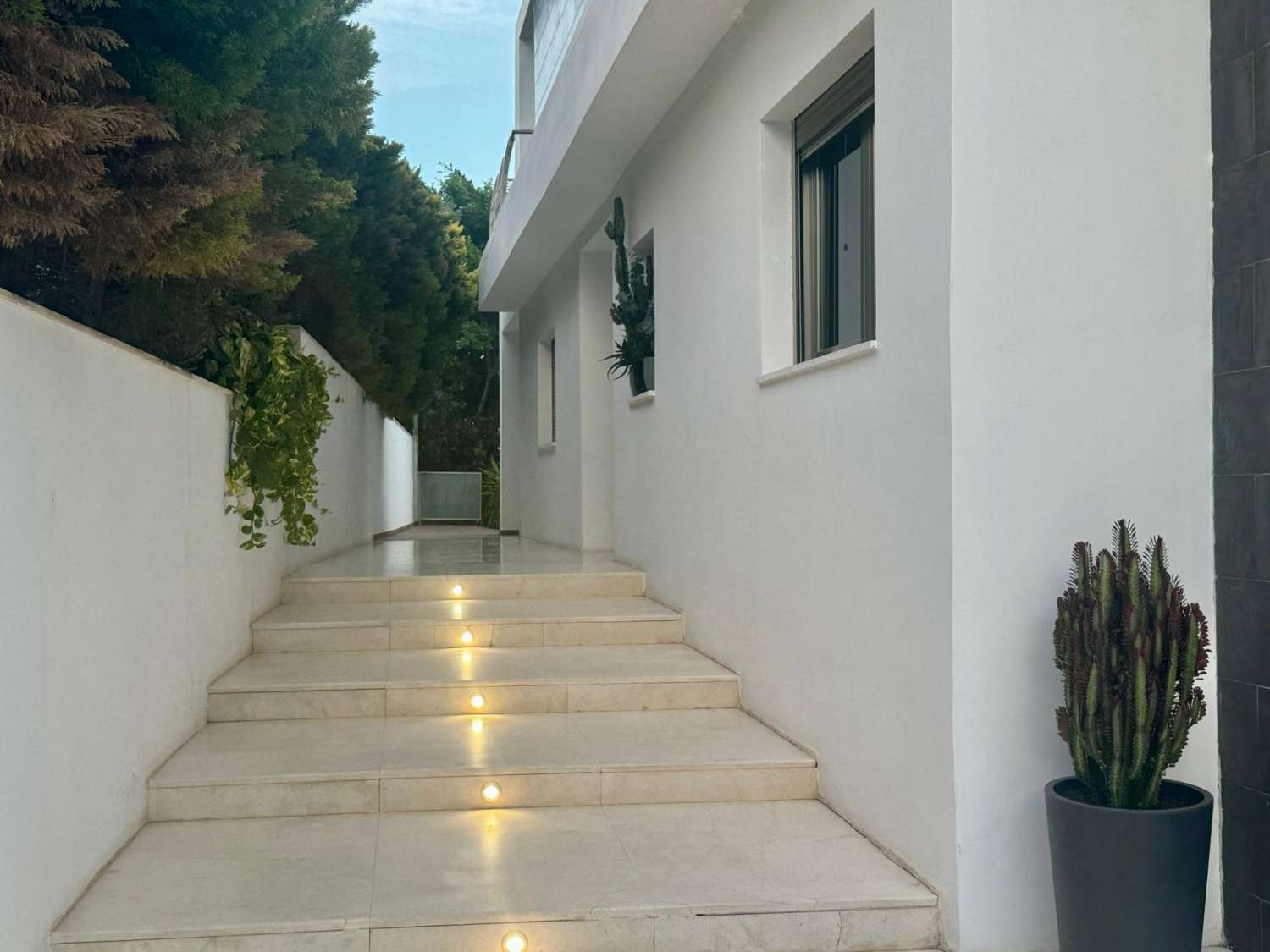 Venta Chalet de Lujo. Se acepta formula alquiler con opción a venta y permuta como parte de pago