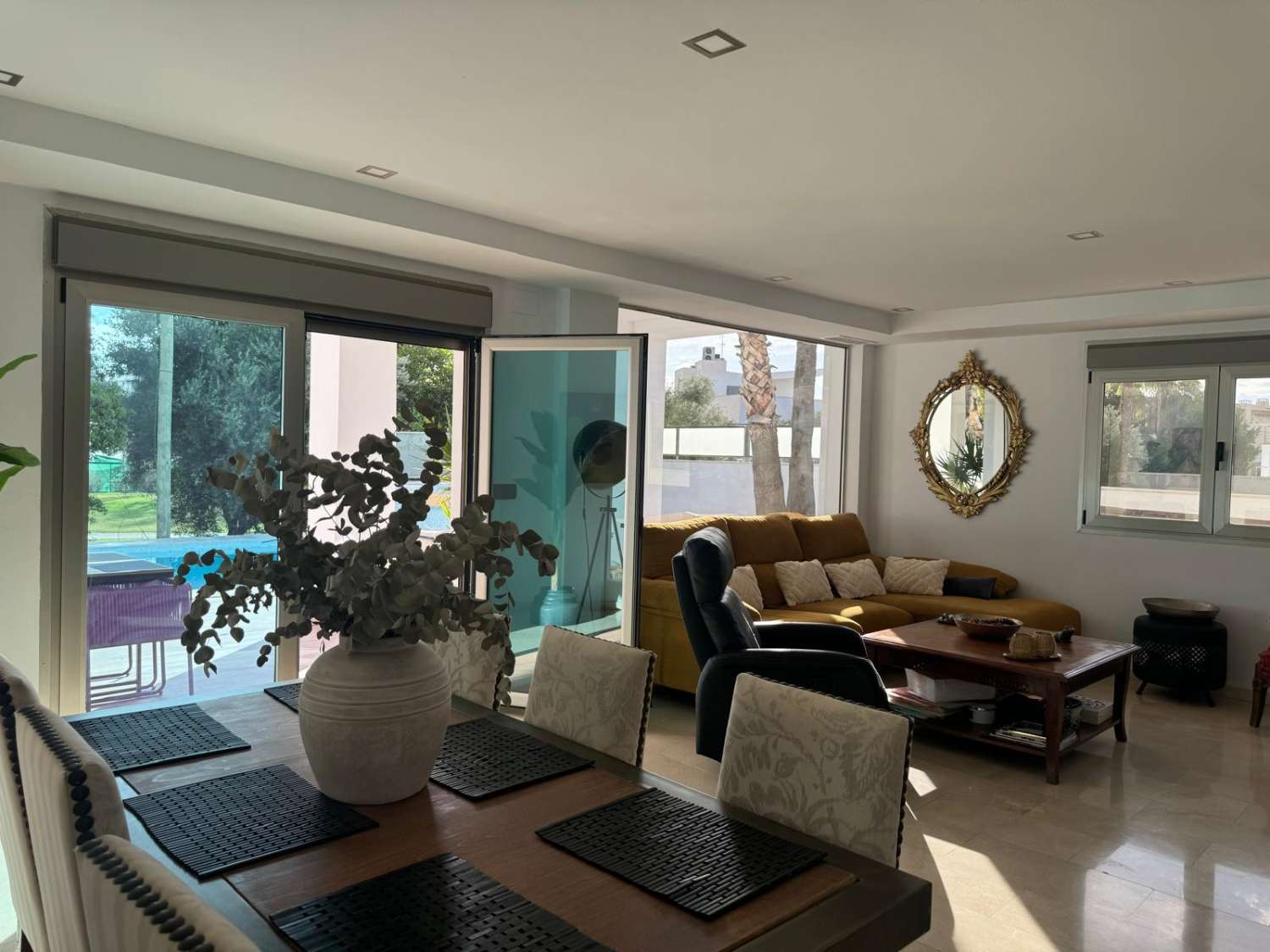 Venta Chalet de Lujo. Se acepta formula alquiler con opción a venta y permuta como parte de pago