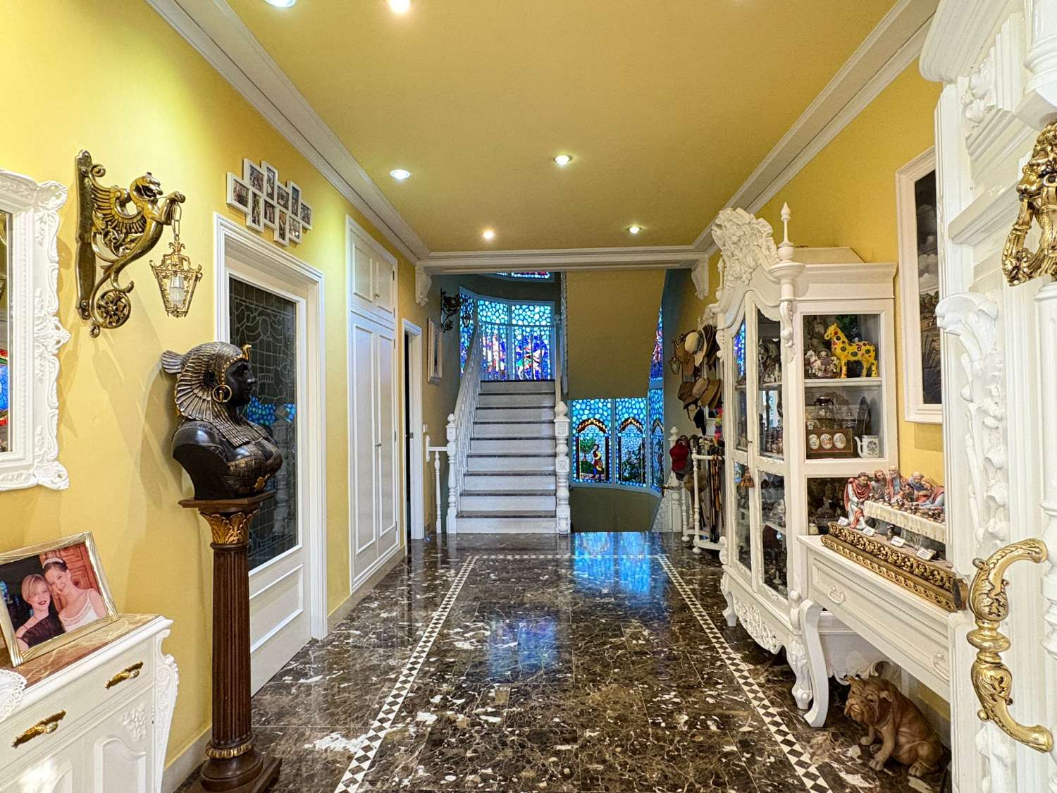 MANSION UNICA EN ALICANTE EN ZONA RESIDENCIAL DE SAN VICENTE DEL RASPEIG