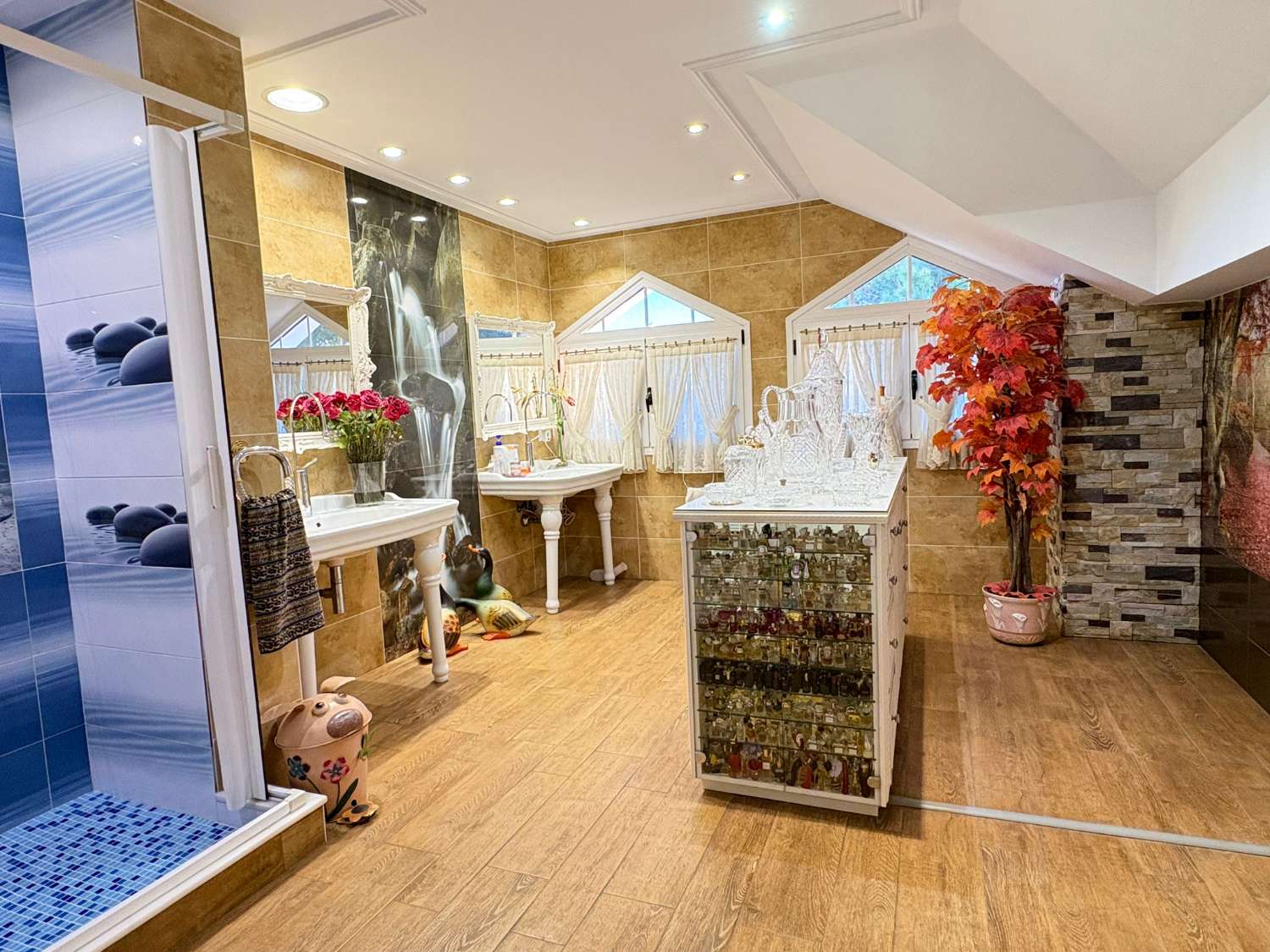 MANSION UNICA EN ALICANTE EN ZONA RESIDENCIAL DE SAN VICENTE DEL RASPEIG