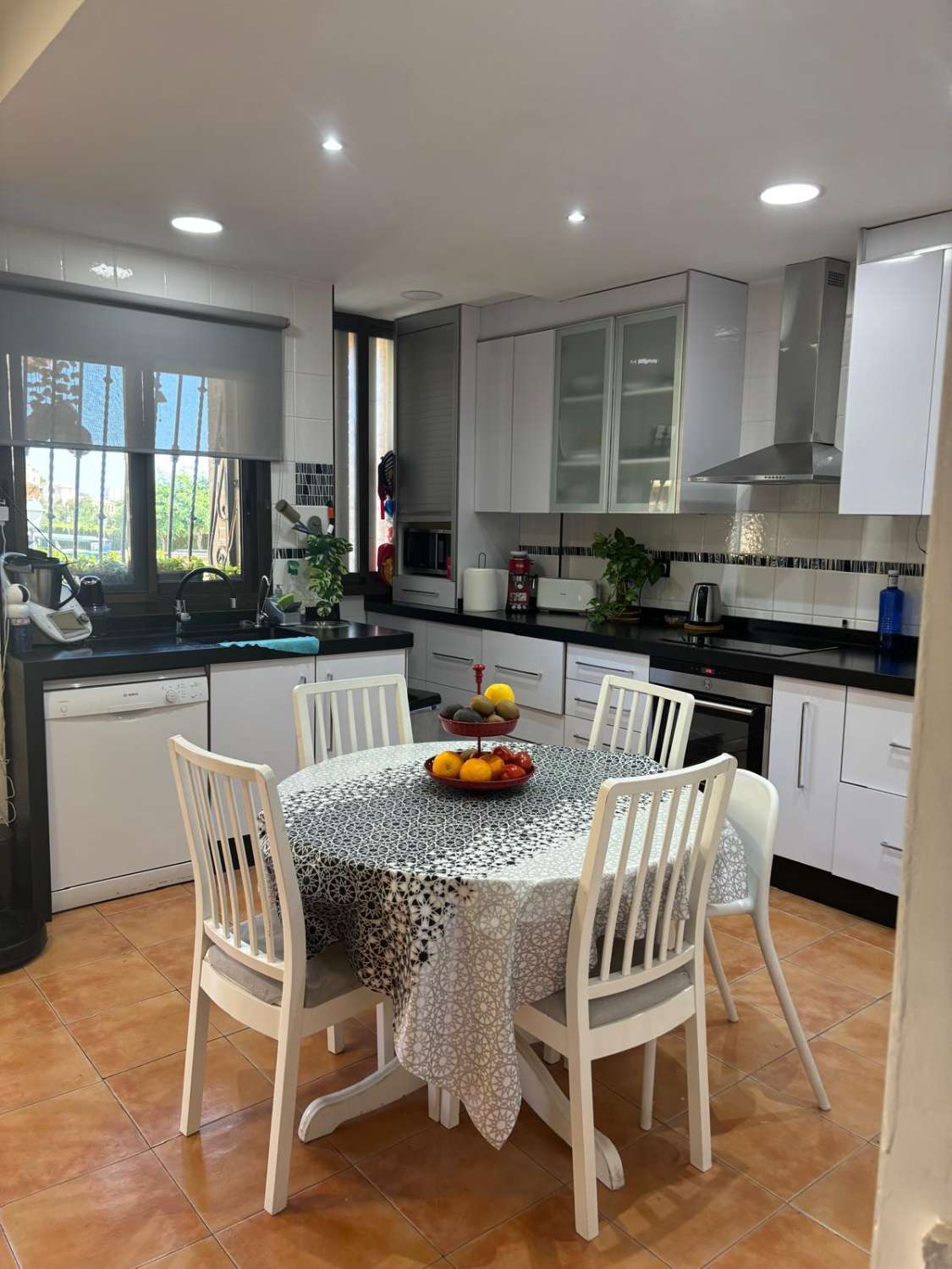 Estupendo Bungalow en urbanización entre San Juan Playa y San Juan pueblo