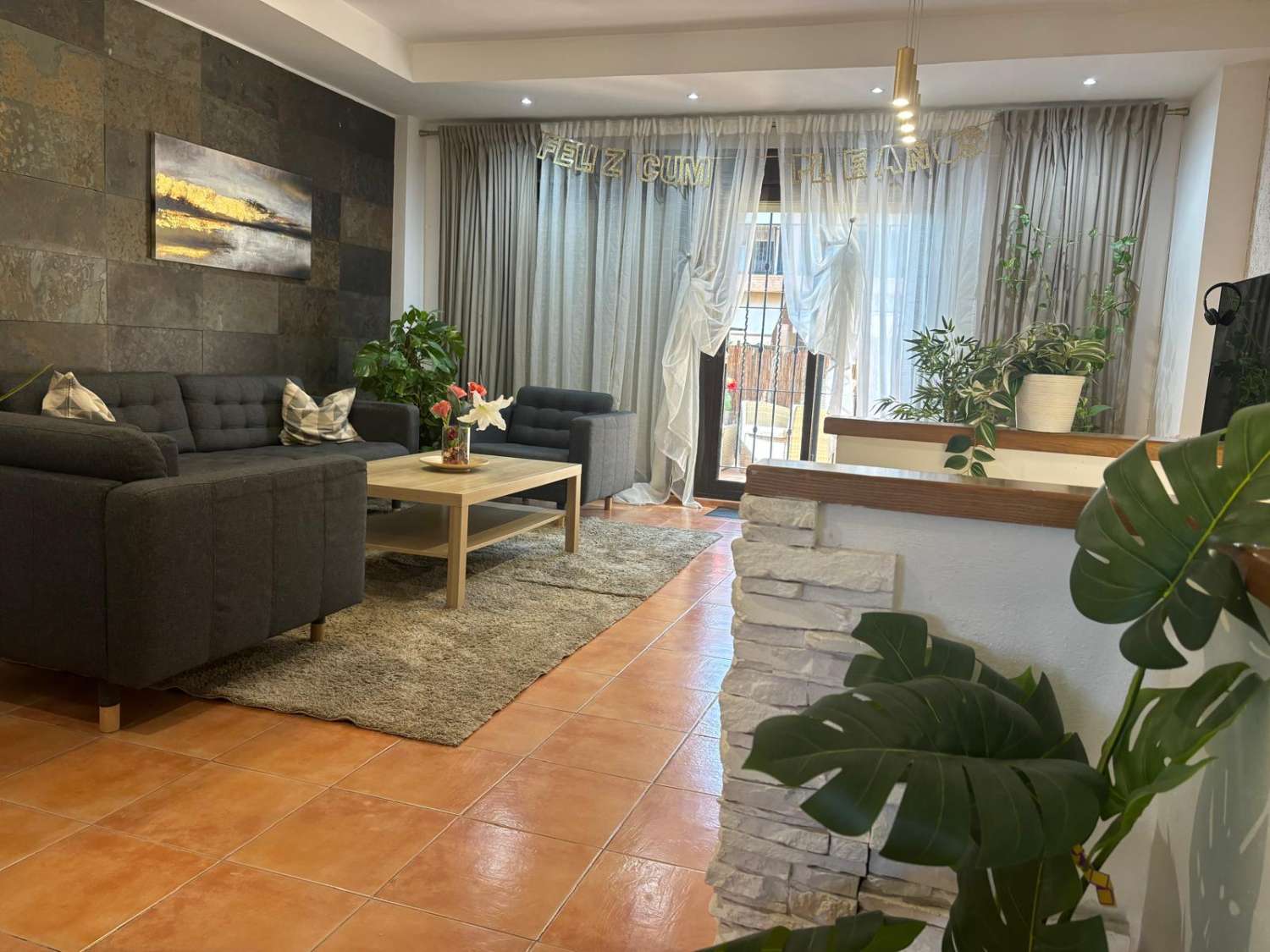 Estupendo Bungalow en urbanización entre San Juan Playa y San Juan pueblo