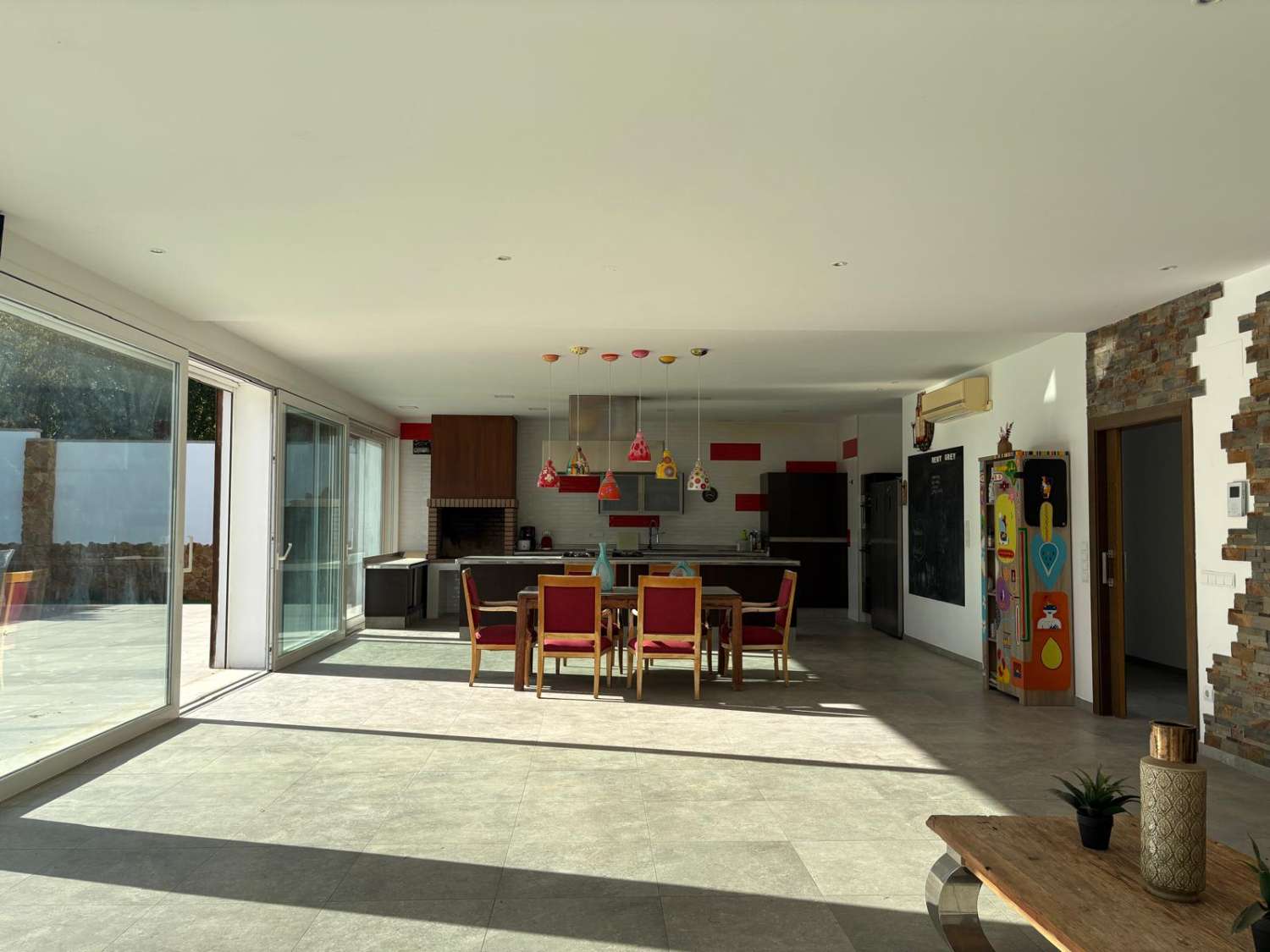 Villa exclusiva con jardines y piscina