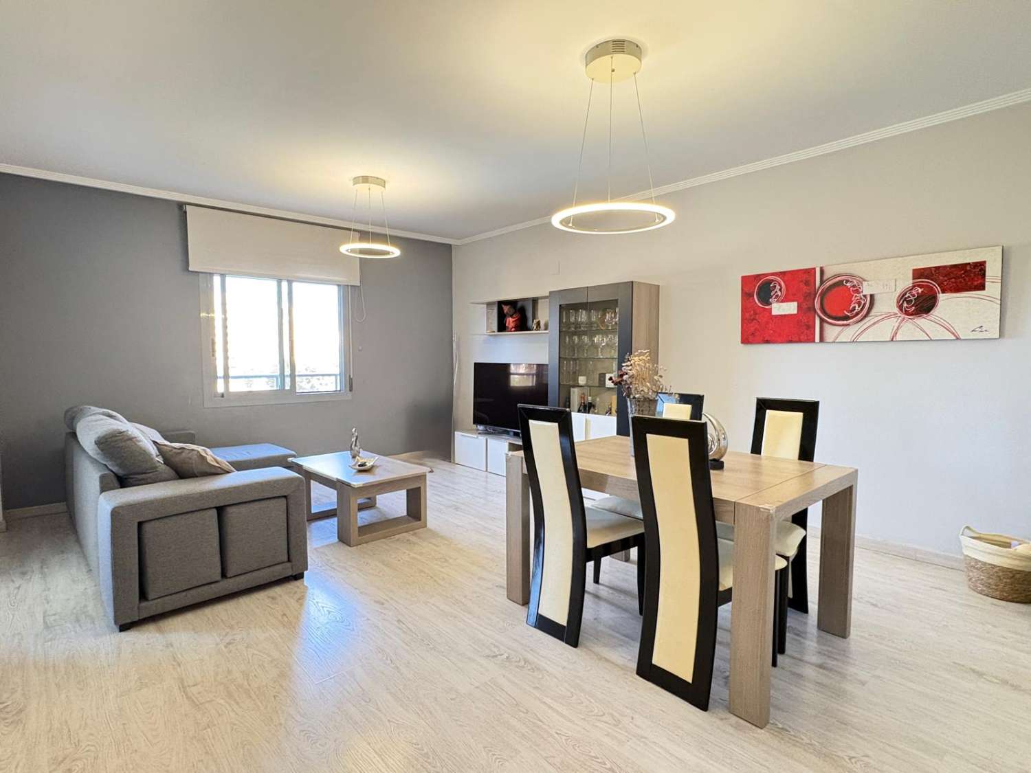 LUMINOSO PISO EN LA ZONA MÁS PRESTIGIOSA DE LA PLAYA SAN JUAN