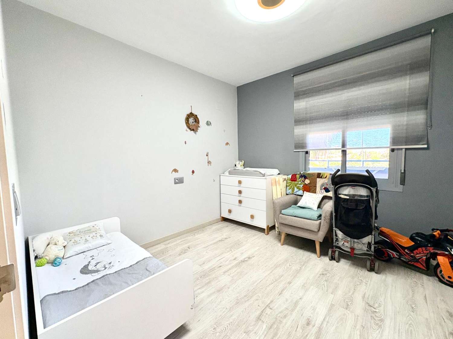 LUMINOSO PISO EN LA ZONA MÁS PRESTIGIOSA DE LA PLAYA SAN JUAN