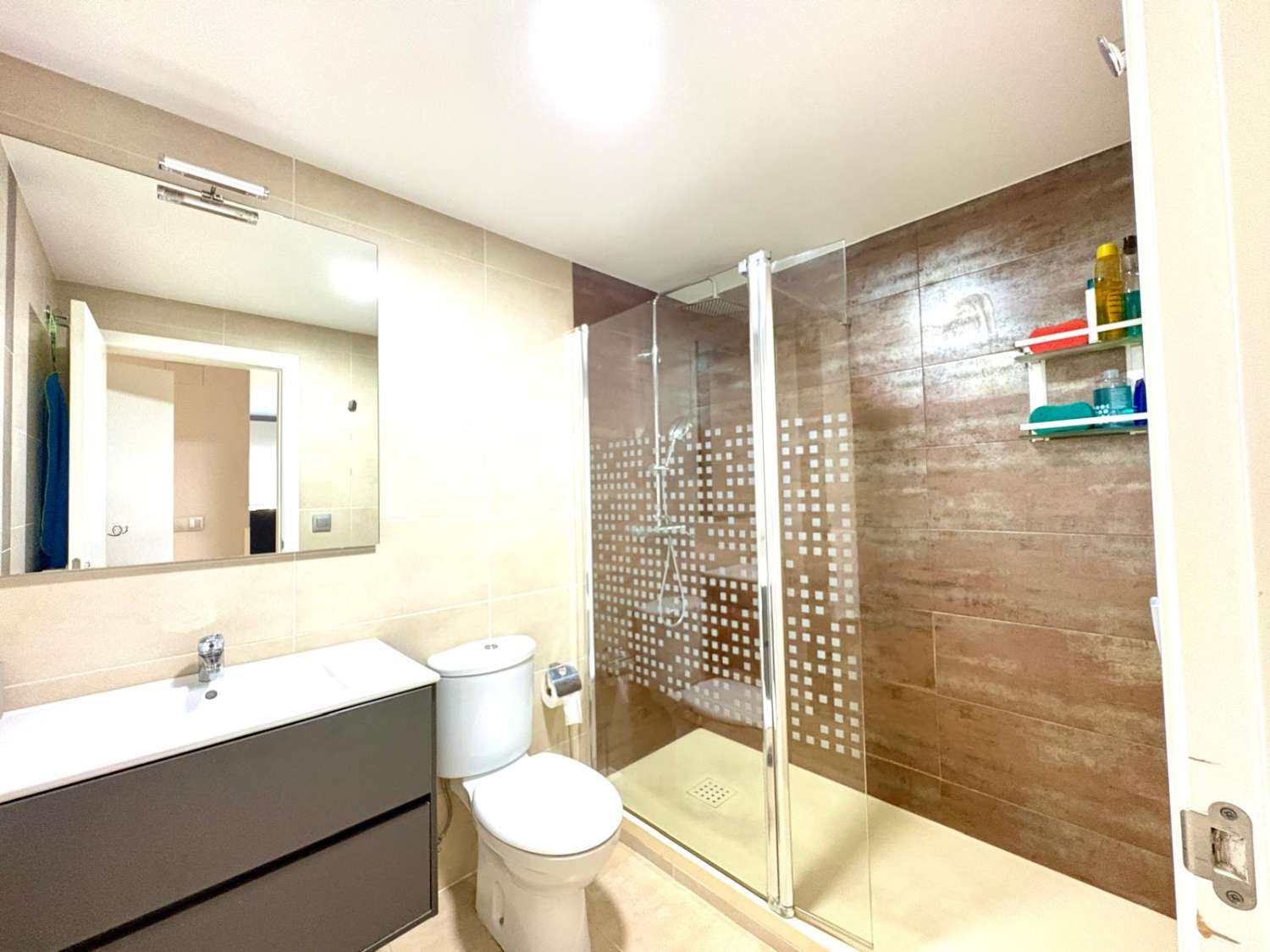 LUMINOSO PISO EN LA ZONA MÁS PRESTIGIOSA DE LA PLAYA SAN JUAN