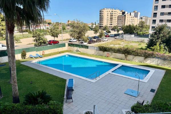 LUMINOSO PISO EN LA ZONA MÁS PRESTIGIOSA DE LA...