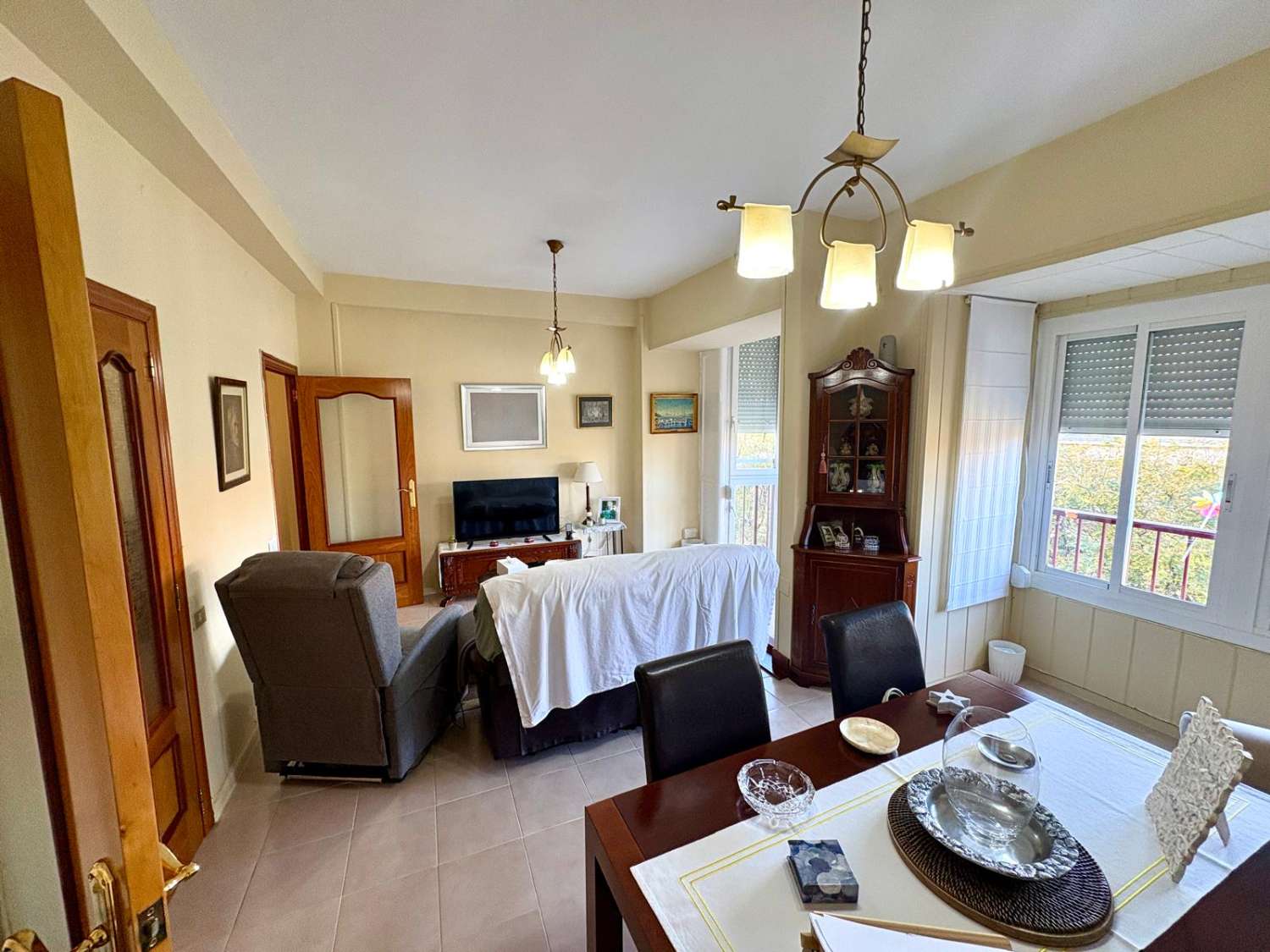 EN ZONA JUZGADOS PISO CON POTENCIAL DE RENYABILIDAD POR HABITACIONES