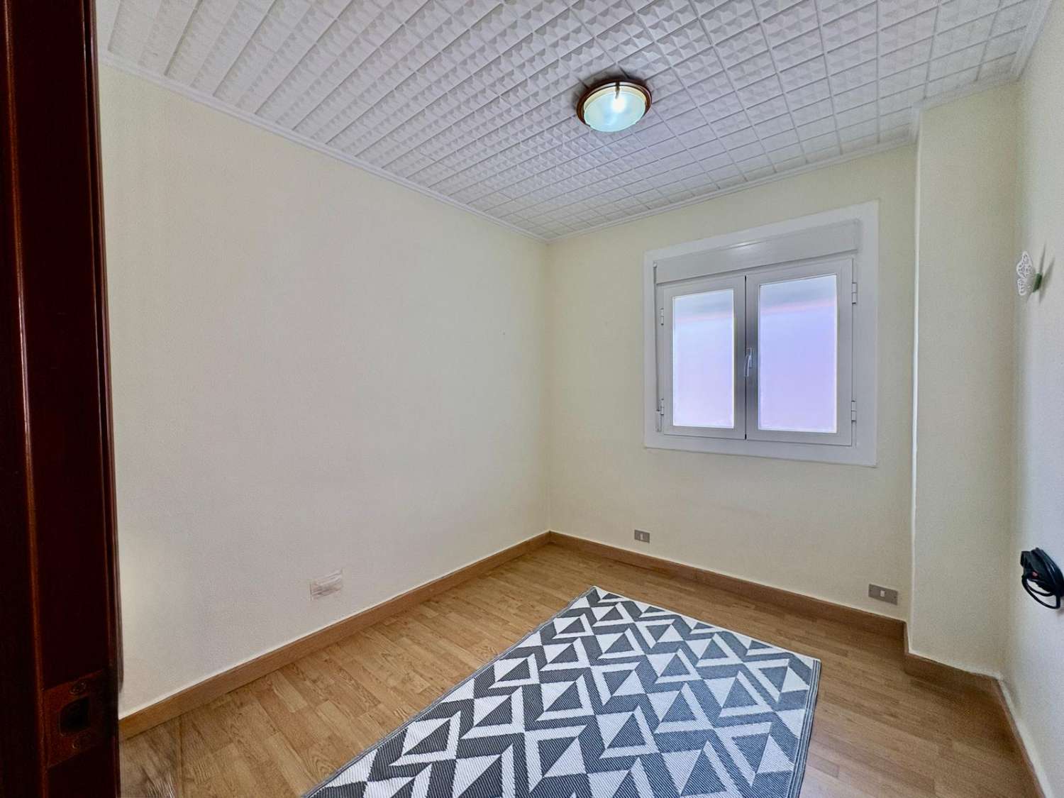 EN ZONA JUZGADOS PISO CON POTENCIAL DE RENYABILIDAD POR HABITACIONES